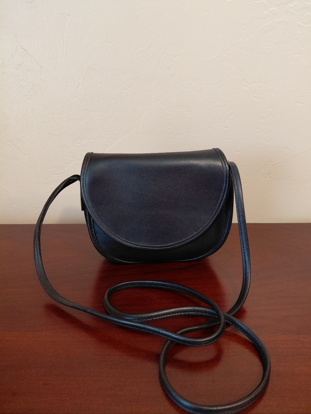 Coach Vintage Casey Black Leather Crossbody Style 9923 - Picture 6 of 12